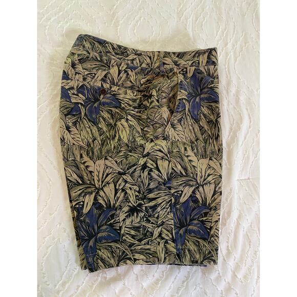 Abercrombie & Fitch Men's Shorts Size 32 - Picture 2 of 5